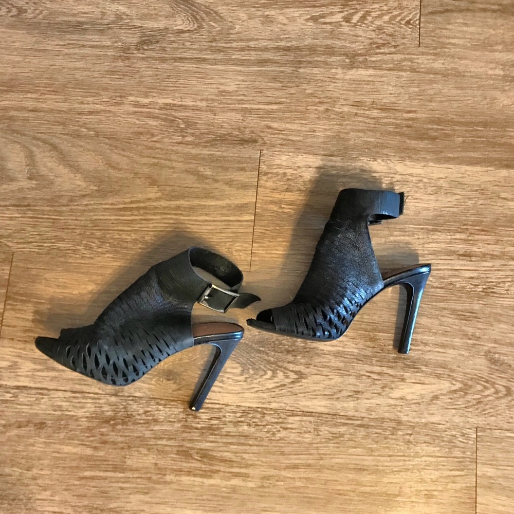 Vince Camuto buckle peep toe heel